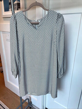 Women's Geometric Long Sleeve Mini Dress in White & Black